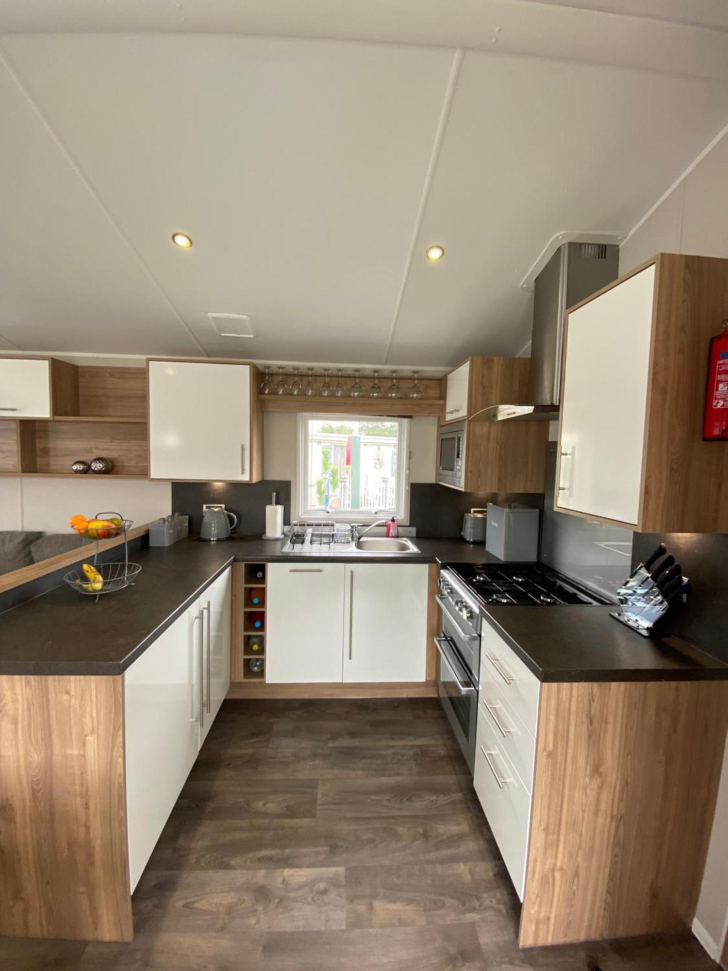 6 Berth Beautiful Caravan Ferienhaus